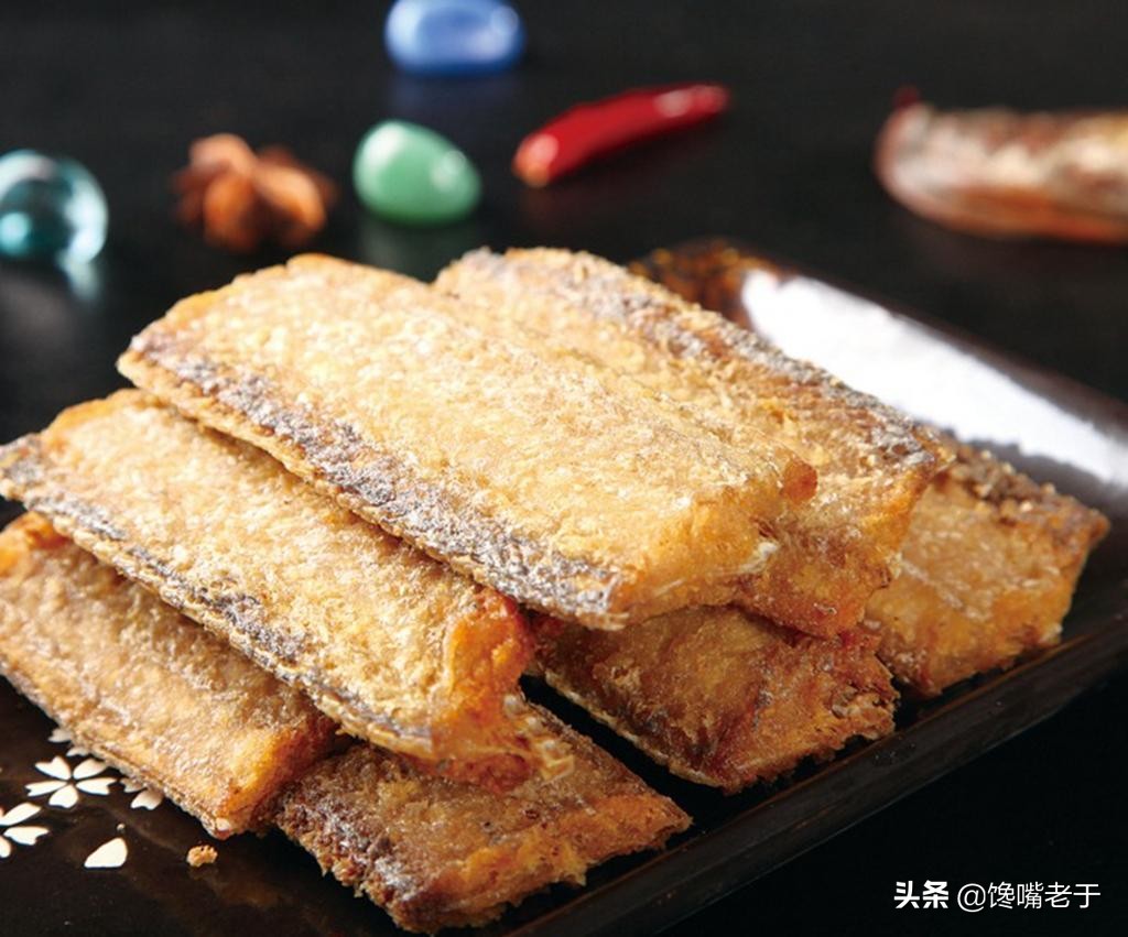 买带鱼黄眼睛和黑眼睛哪种最好,买带鱼黑眼珠好还是黄眼珠好