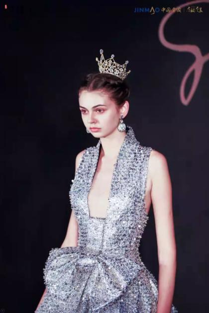 女王郭培携手海河金茂府,重现都会圈层的高定精义