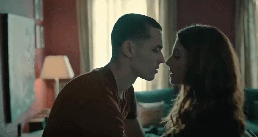 剧本不狗血，演员高颜值！这部豆瓣8.2的西剧揭露了最残酷的现实