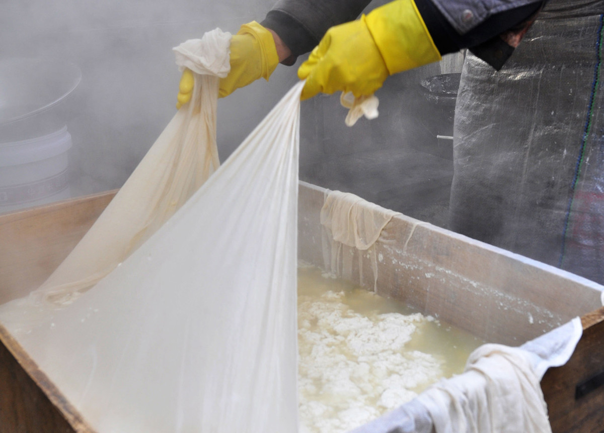 一斤黄豆用石膏可以做多少豆腐,石膏豆腐一斤黄豆放多少石膏