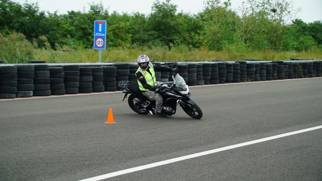新大洲本田cbf190x长途摩旅,新大洲本田cbf190r对比豪爵nk150
