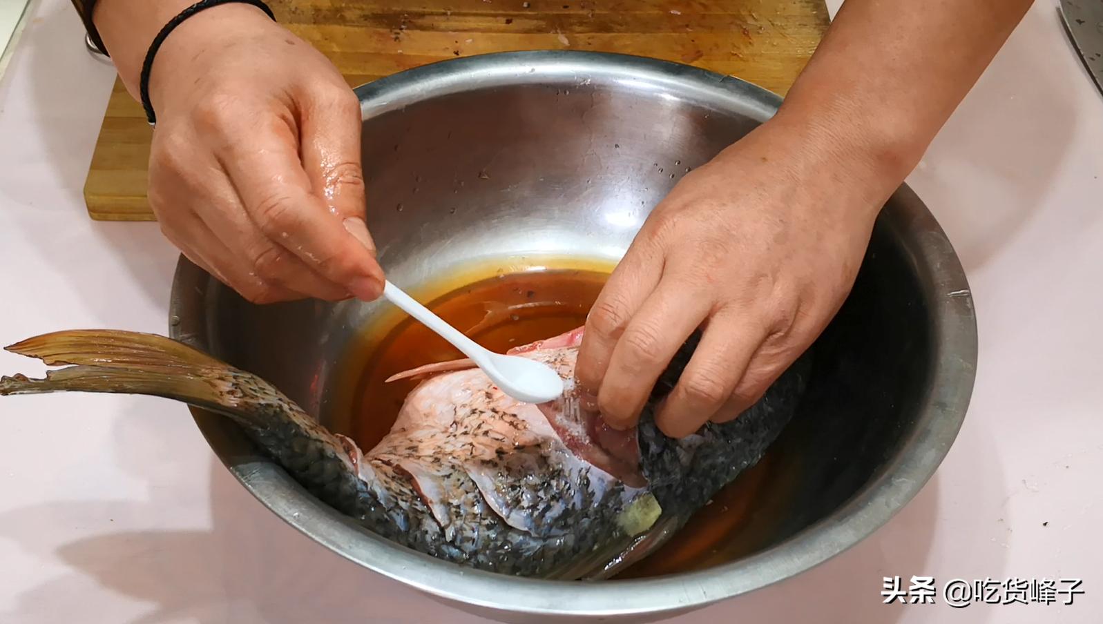 炸鱼调糊教程,炸鱼面糊怎么调炸出的鱼才酥