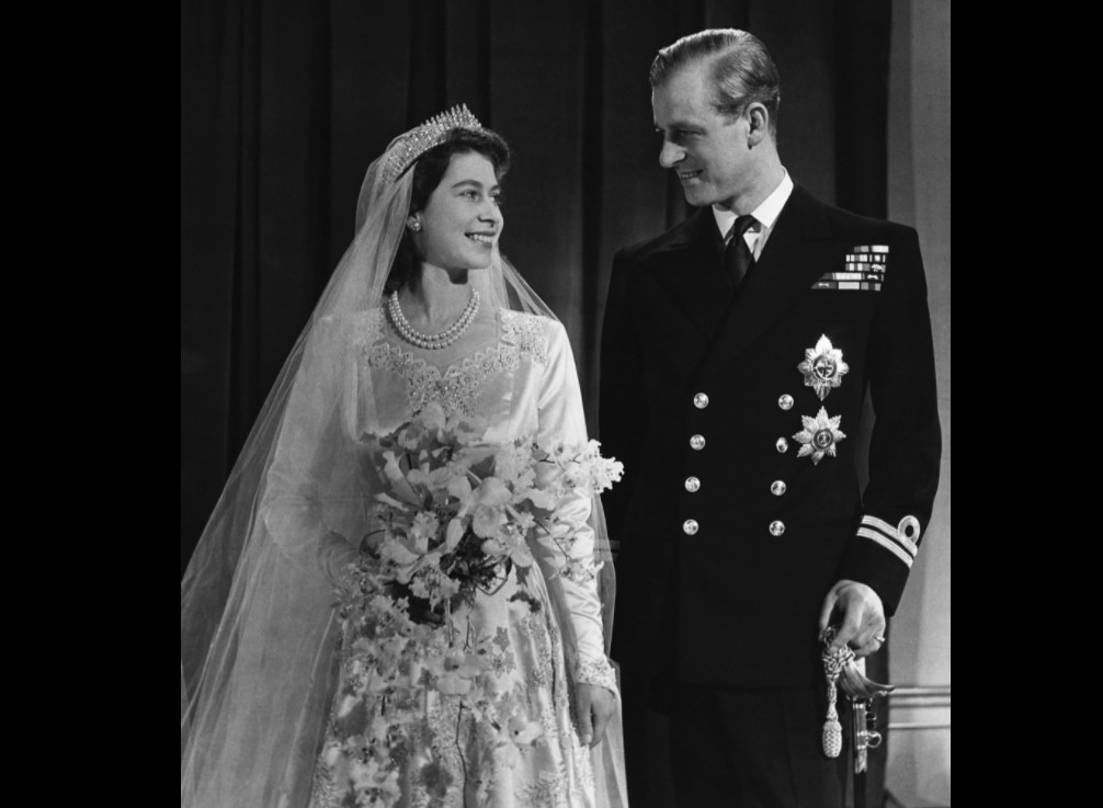 王子血统却命运多舛73载英国女王配偶传奇一生