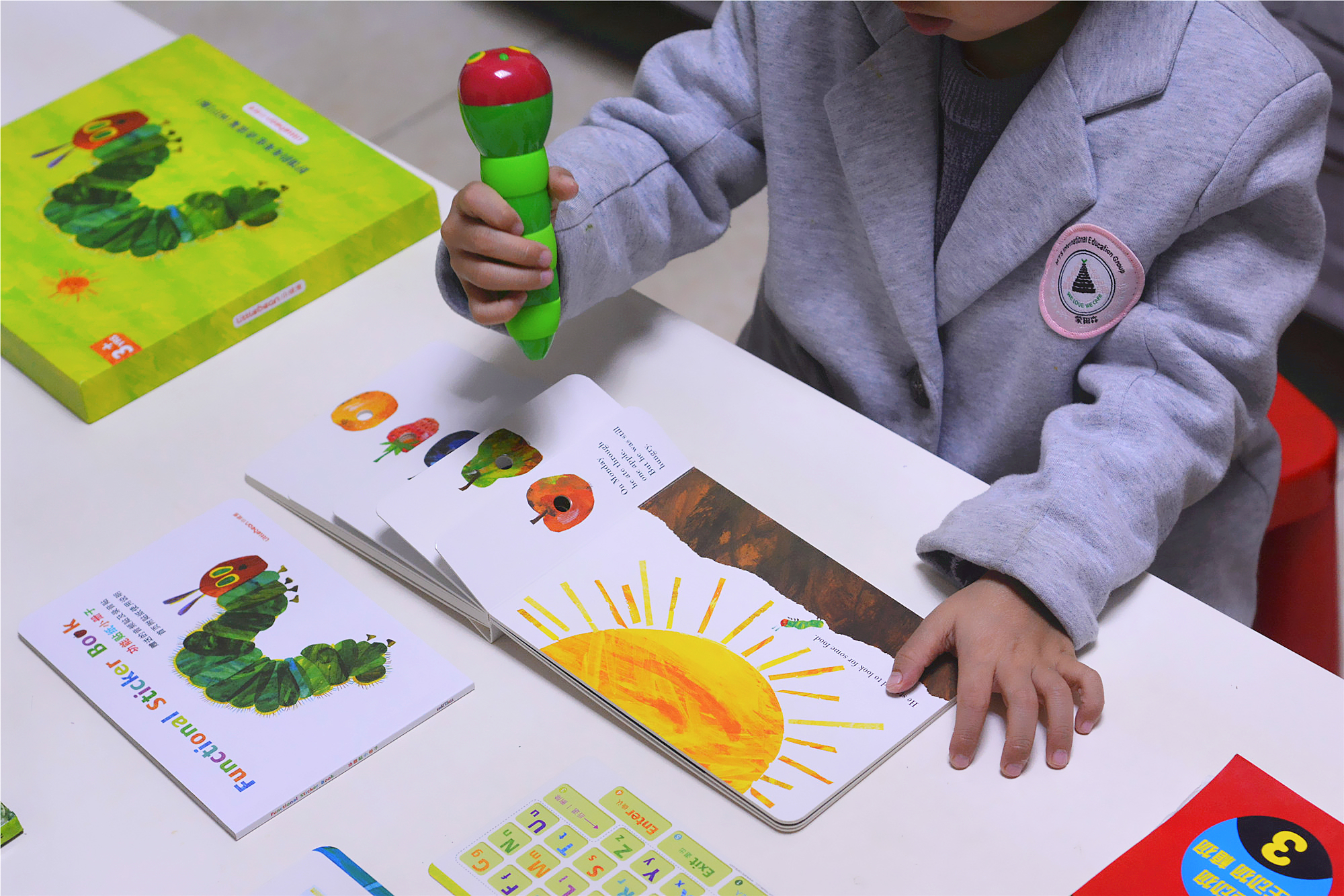 毛毛虫点读笔绘本入门,小彼恩和毛毛虫点读笔是什么关系