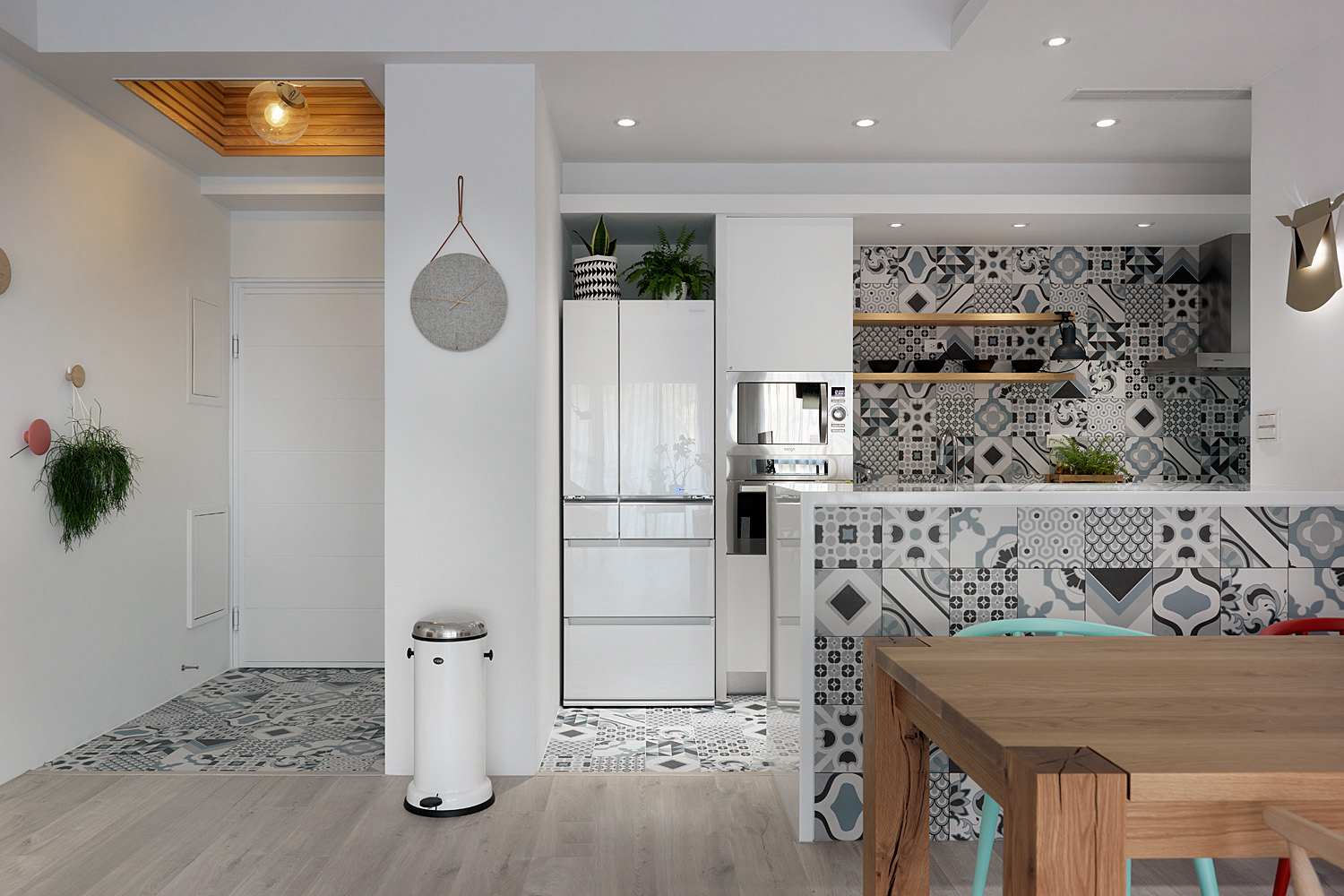 装修铺木地板好还是瓷砖好省钱,装修木地板和瓷砖怎么选择