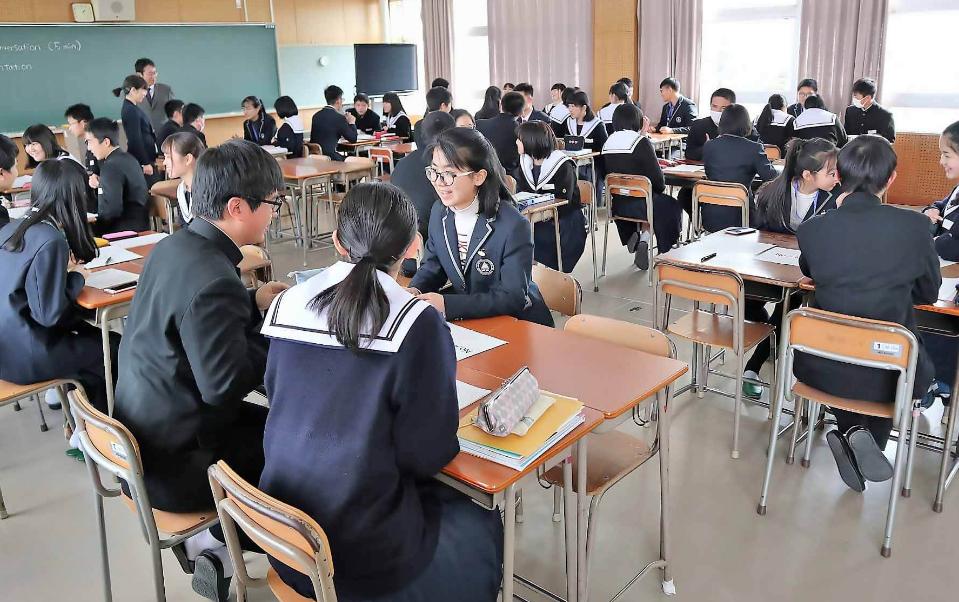 职高生与普通高中生的差距,高中生和职高生的区别