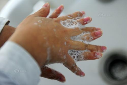 手脱皮好了又脱皮是什么原因,手脱皮是什么原因引起的怎么治疗