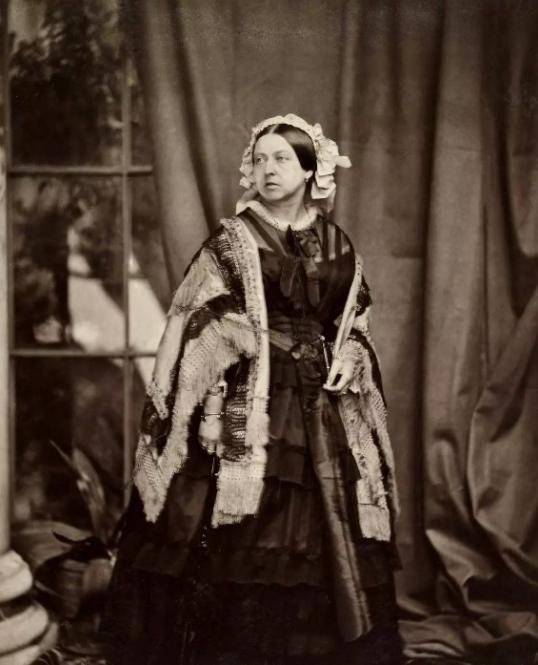 维多利亚女王佩戴的珠宝,维多利亚时期手链