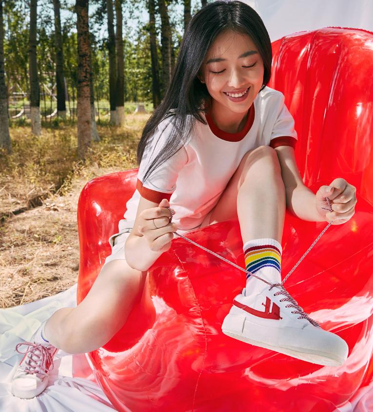 小米有品亲民鞋火到法国，94岁老牌仅79元，网友：名字不简单