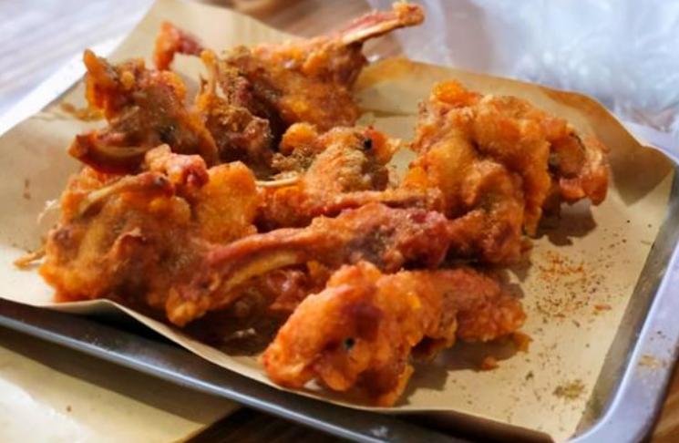 炸鸡叉骨多少钱一份,路边小吃摊的炸鸡叉骨真的好吃吗