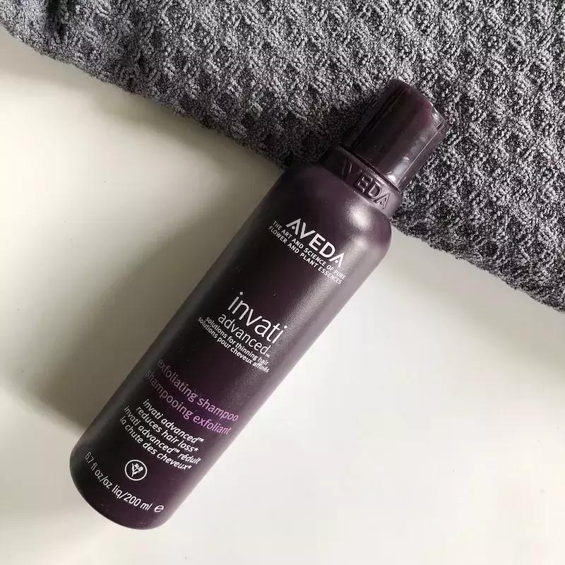 年纪轻轻就脱发怎么办,年纪轻轻的女生脱发