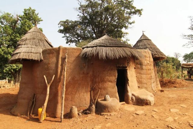 真狂野！10种土房子里的原味非洲