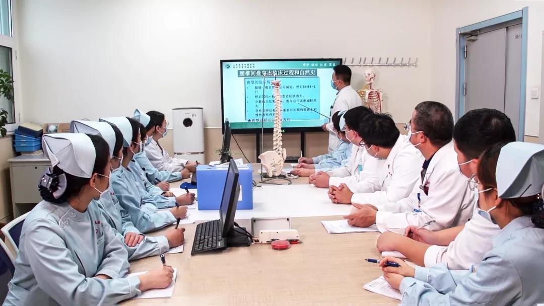 用医生仁心守护百姓健康,用医者仁心守护百姓健康