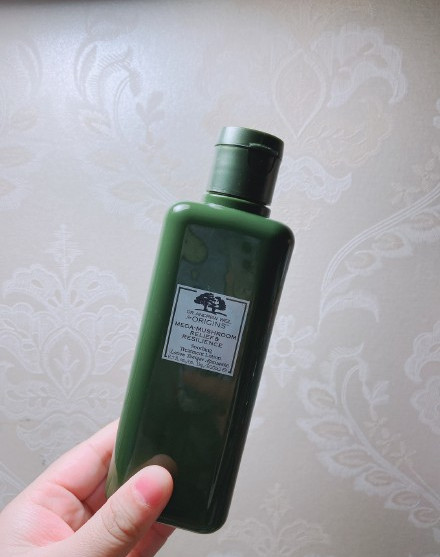 脸上长痘才是最糟心的!5款适合油痘肌的水乳,一起拯救皮肤屏障