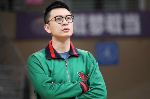 血亏？杜锋爱徒险报销！北控队长玩弄马布里，辽篮少帅喜提上岗证