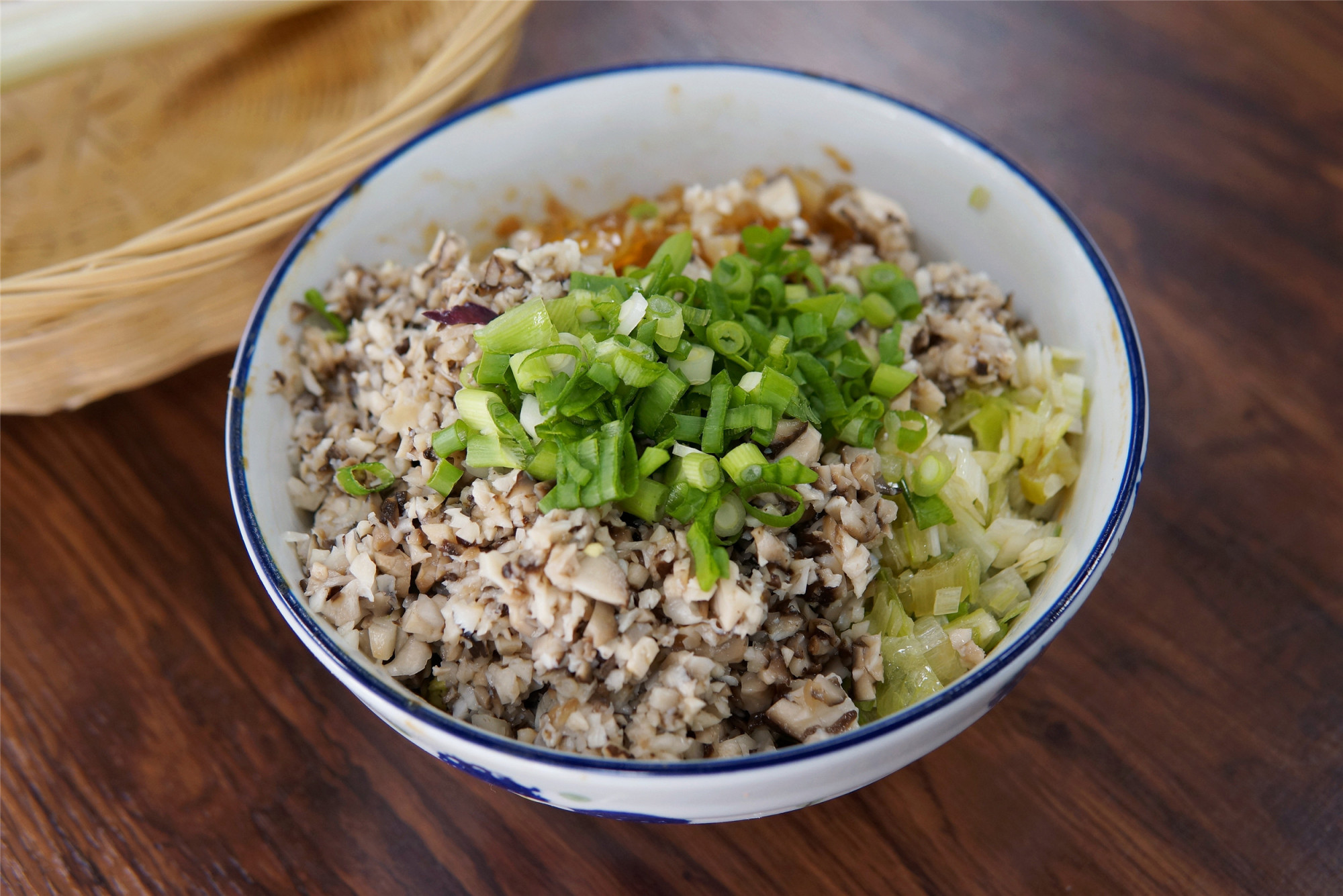 蒸包子调肉馅的正确方法,蒸包子调馅教程全过程