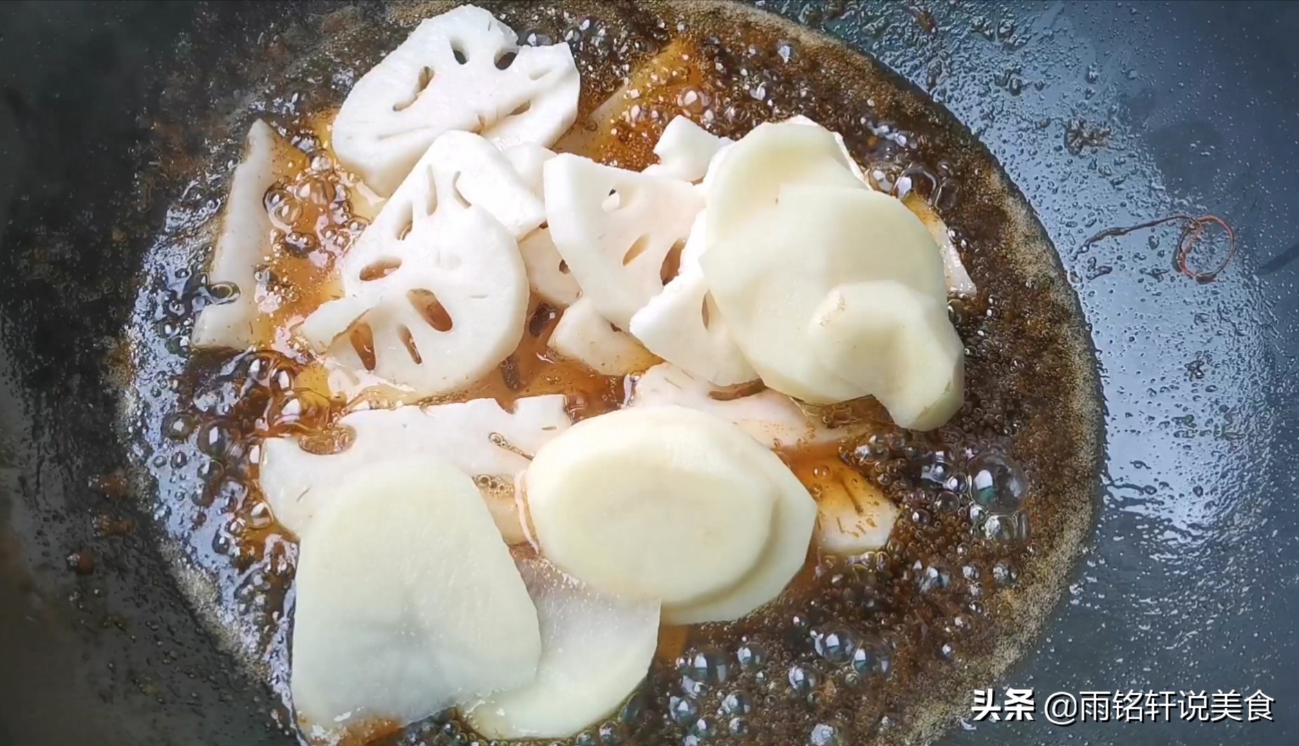 干锅虾怎么做才好吃,干锅虾怎么做的才好吃