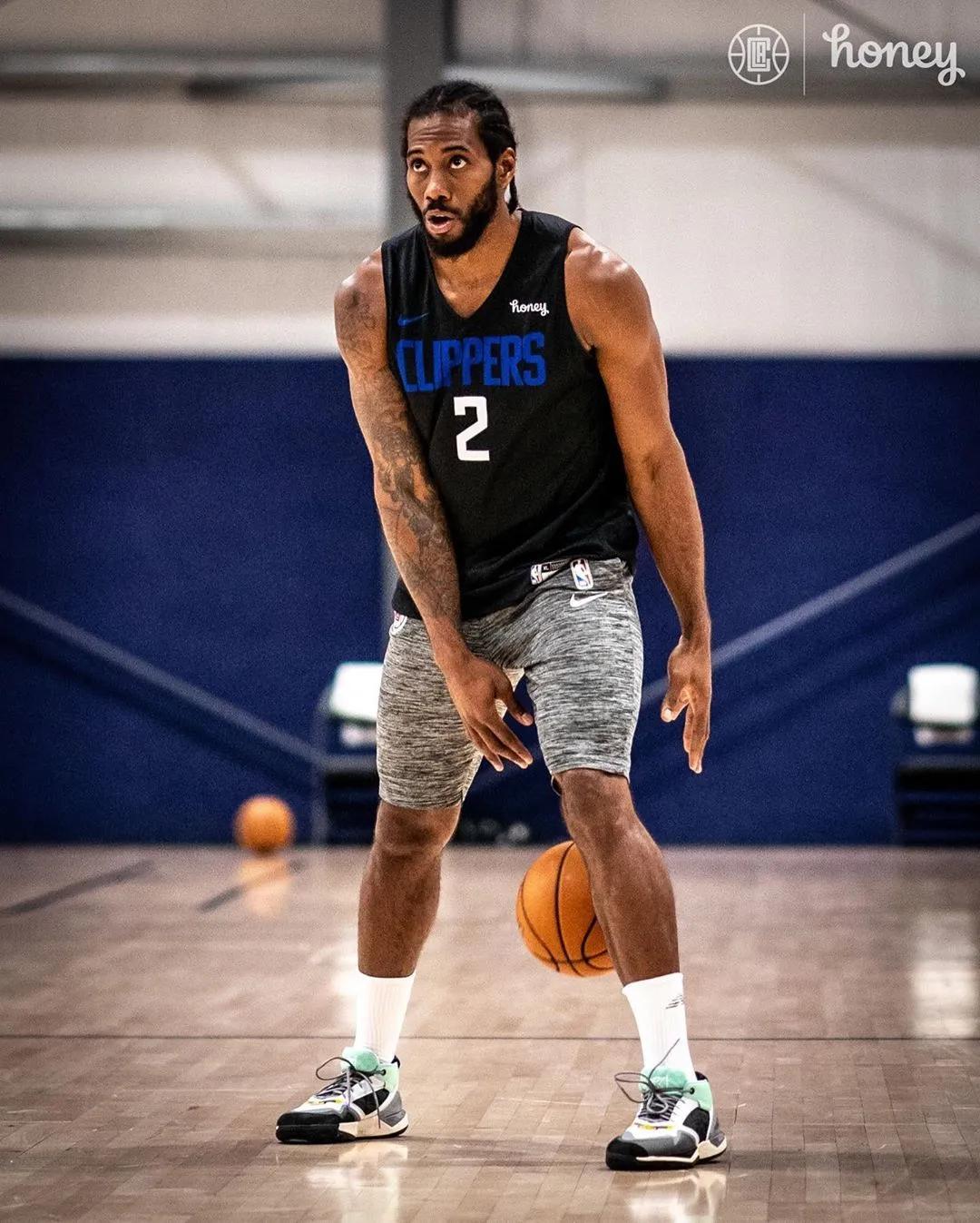 nba球员上脚aj36塔图姆,海沃德16-17赛季上脚战靴