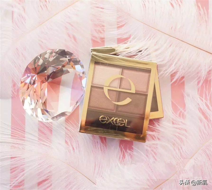 晚晚眼影,晚晚蓝色眼影