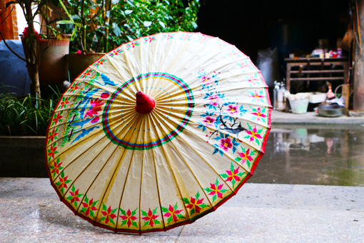 油纸伞最后一个手艺人,油纸伞有名的制作匠人