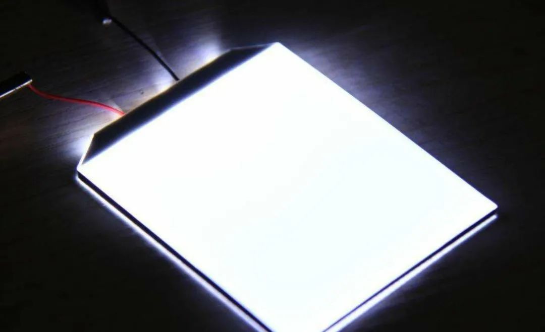 手机屏幕调暗一点,手机屏幕暗对眼睛的影响