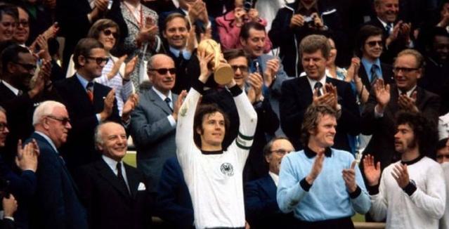 足球“自由人”能力要求有哪些,攻守兼备的足球阵型七人制