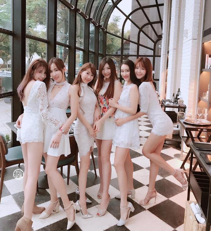 女朋友的闺蜜喜欢上我怎么化解,女朋友和女闺蜜很暧昧怎么办