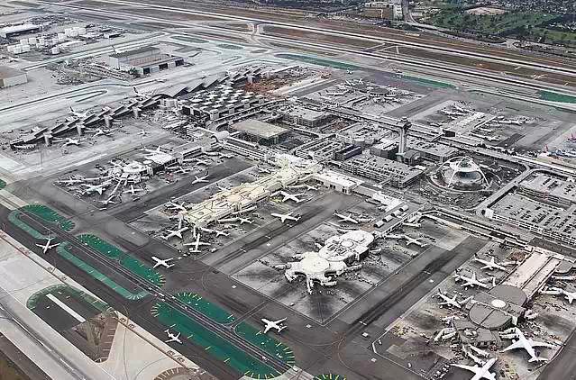 航空百科｜这哪里是机场，是立交桥吧