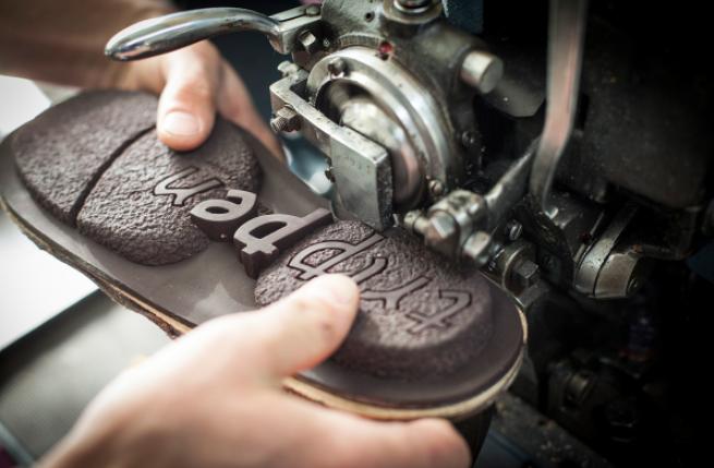 你的鞋柜里有哪些鞋,你的鞋柜里有多少双鞋