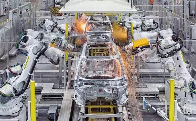 BBA优惠促销，雷克萨斯反涨价高达1.5万，谁给惯的？