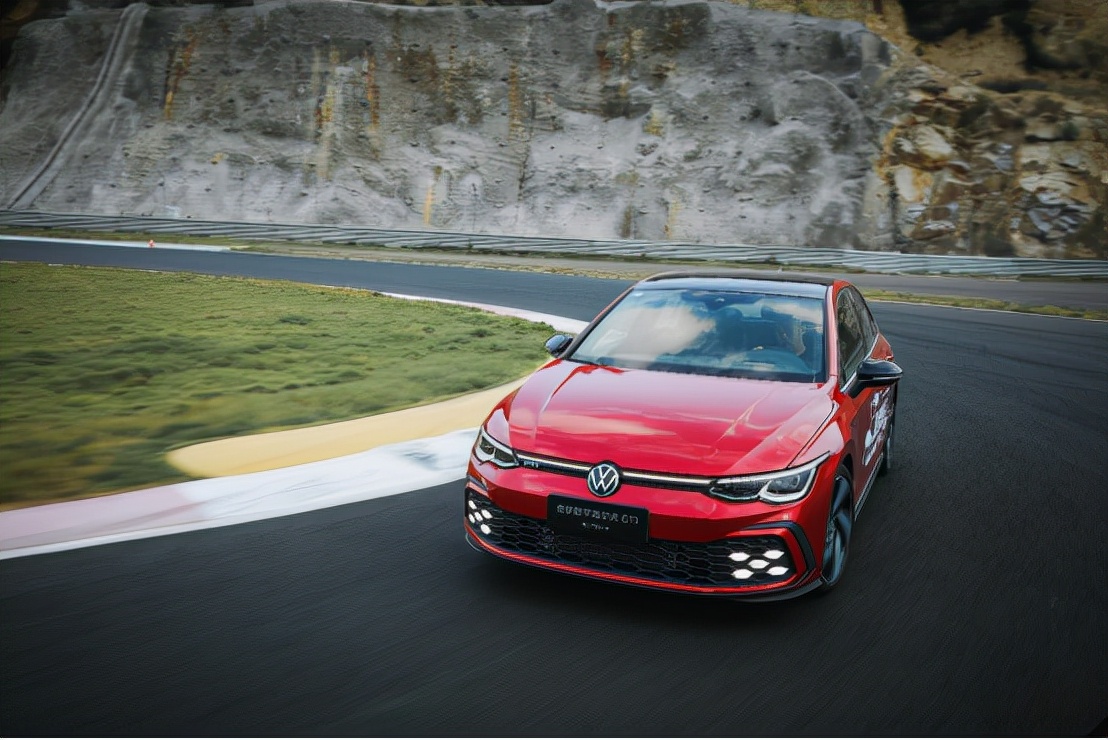 八代高尔夫gti赛道表现,全新高尔夫gti试驾