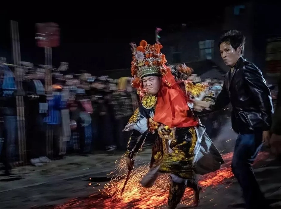 湄洲岛闹元宵外地人在看很震撼,湄洲岛闹元宵每年都有吗