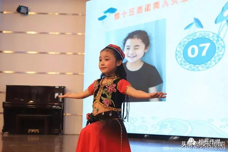 学校因足球而精彩,学校因学生而骄傲