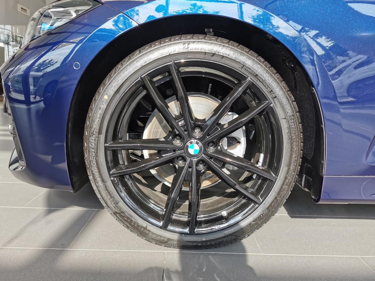 2022款宝马4系四门轿跑车值得买吗,宝马4系敞篷对比宝马软顶敞篷