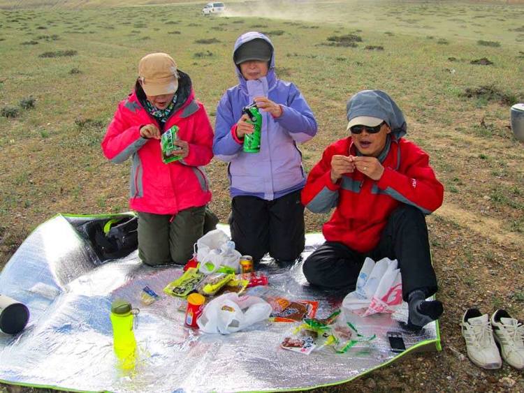 阿里大北线之穿行 (走过大北线的阿里巴巴)