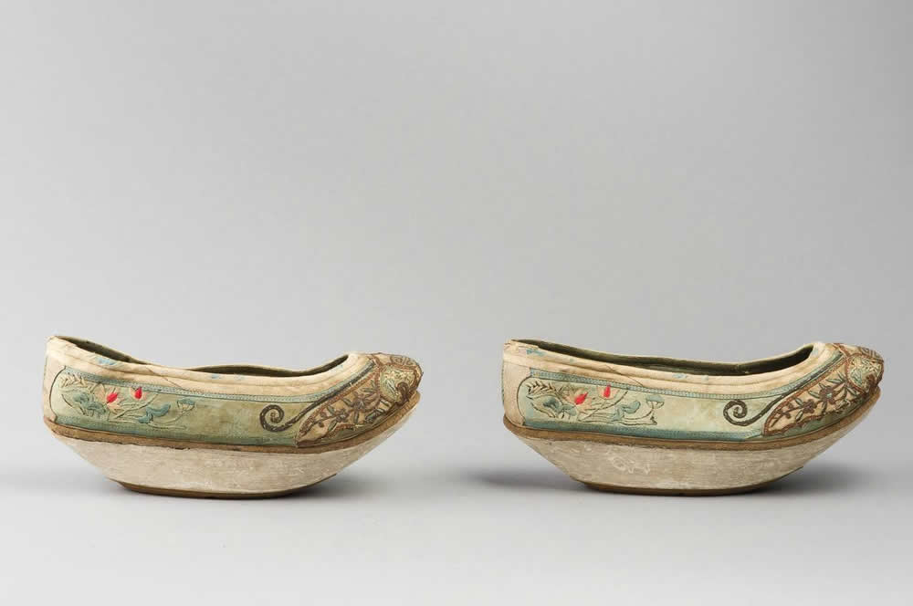 清朝精美绣花鞋,清朝宫廷照片小脚