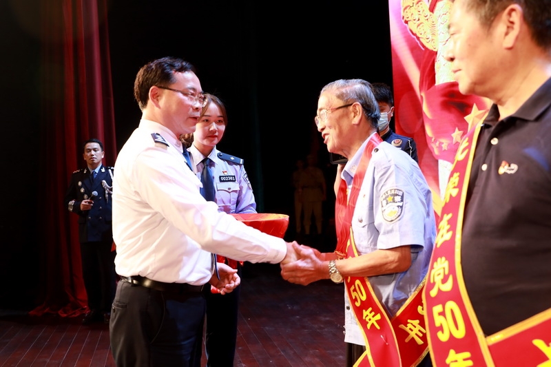 合肥市公安局举行庆祝中国*产党共**成立100周年主题文艺活动