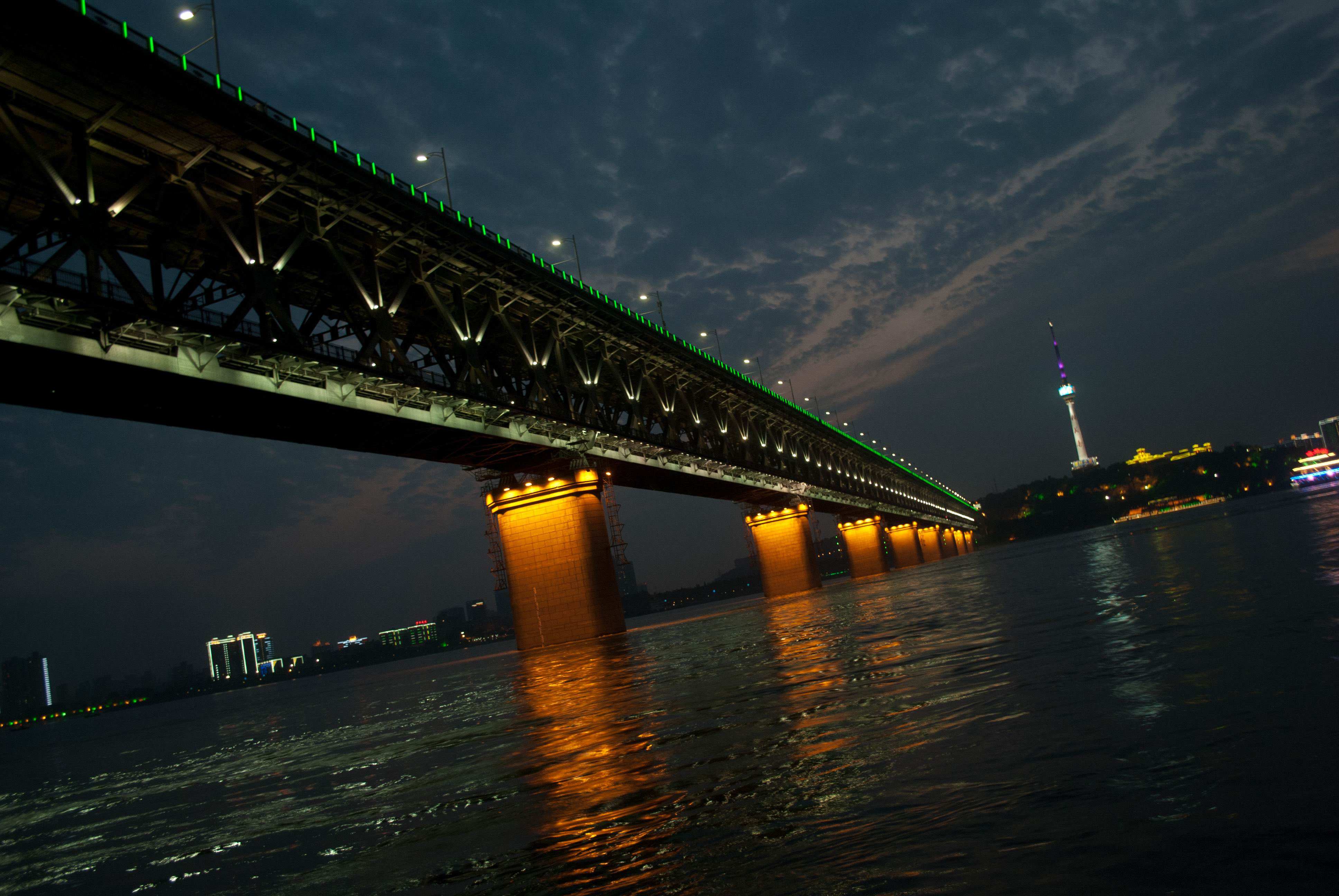 武汉大学生买房条件最新政策,武汉现在买房有哪些限购政策