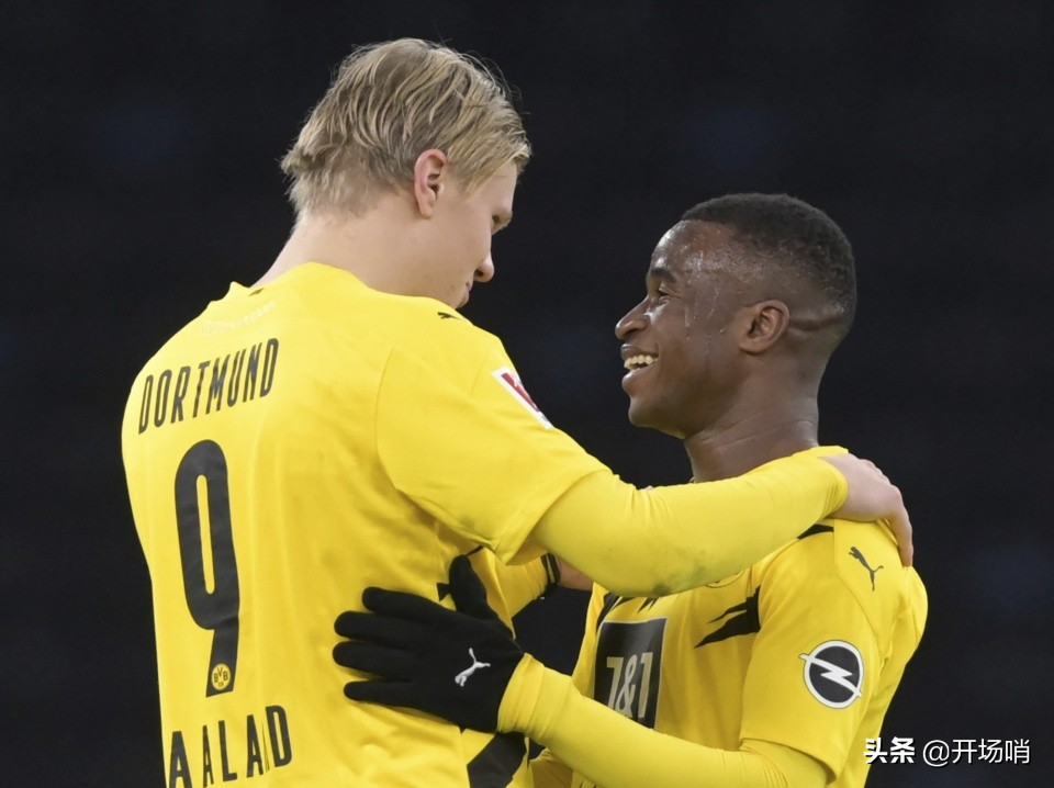 下一个超级新星出在大黄蜂！88场进141球！哈兰德点名表扬