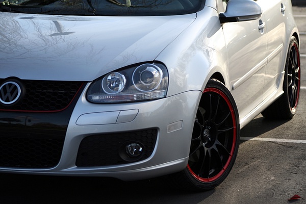 oz轮毂怎么定制,一般原厂轮毂是锻造还是铸造的