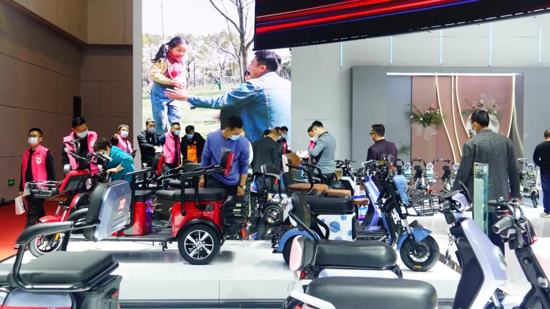 宗申最新款休闲电动小三轮,接娃电动三轮怎么选