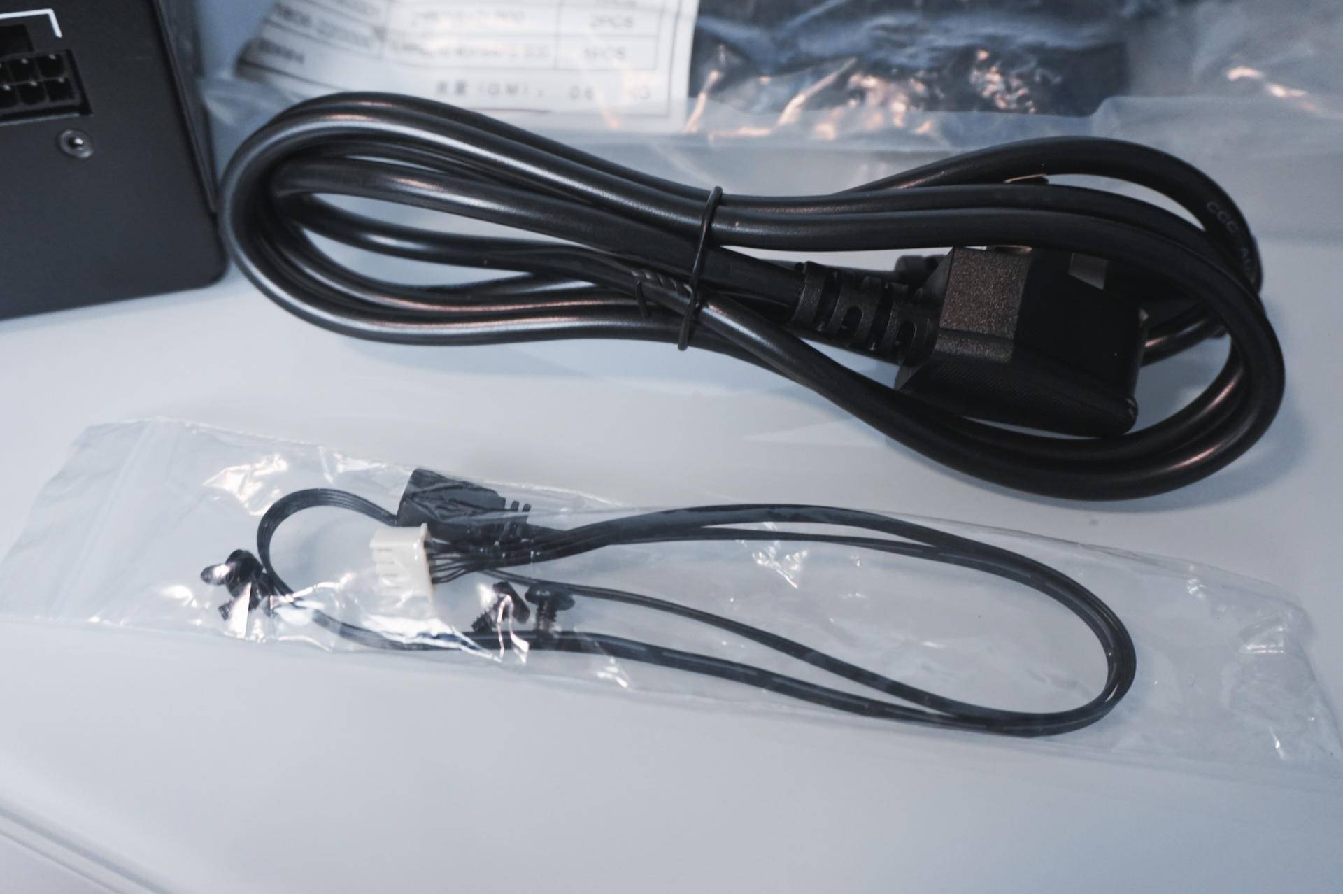 金牌全模组电源超频,超频三七防芯额定550w