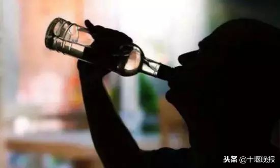 男子跟前女友染上艾滋病,男子跟女人交往感染艾滋病