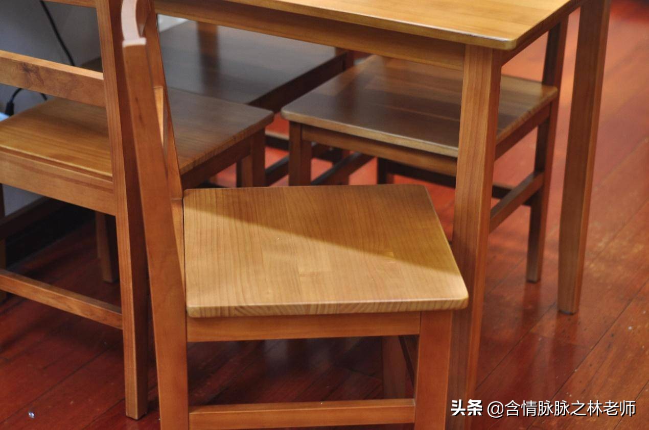 最新款式餐桌家用,实用实木餐桌款式推荐