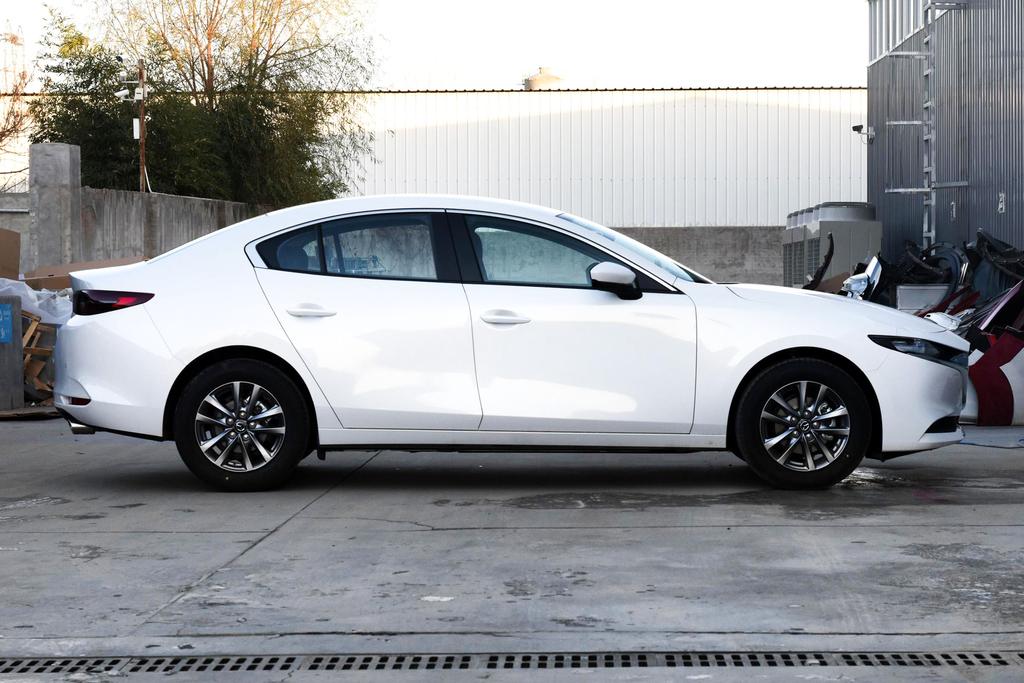 新一代马自达3落地价,马自达3多少钱