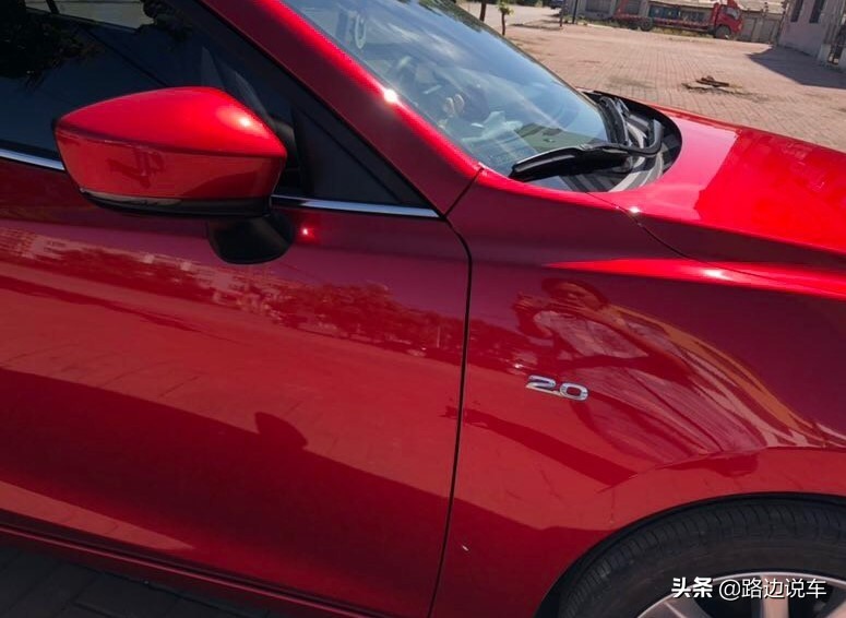 马自达3昂克赛拉后排空间演示,后排空间大的家用轿车