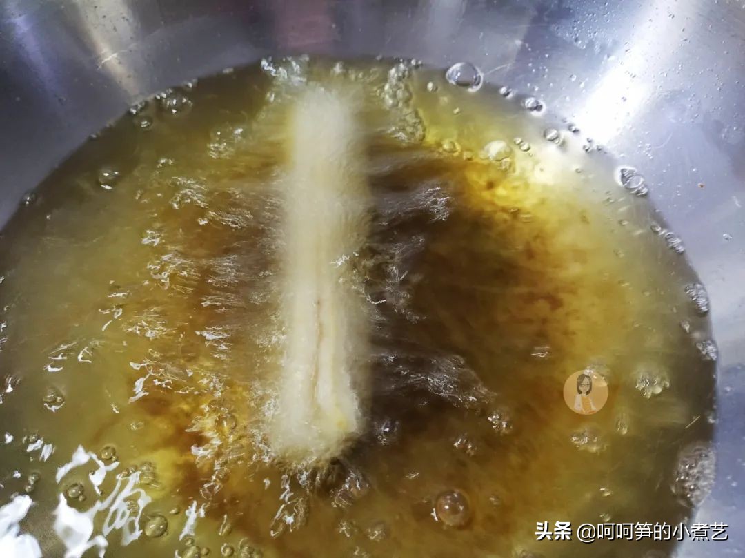 上海油条的做法和配方视频,100种简易懒人早餐油条的做法