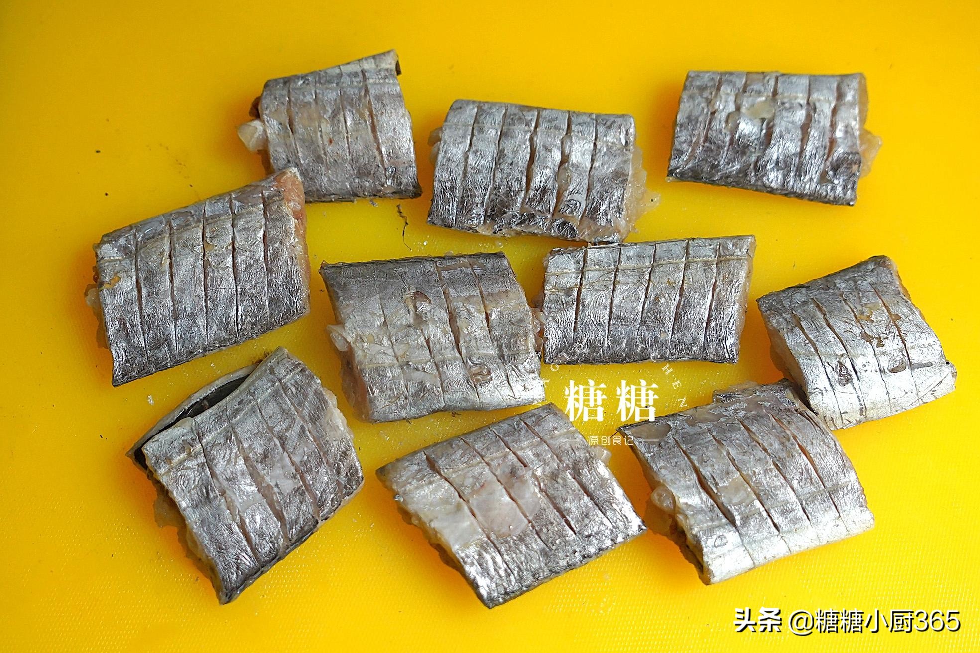 煎带鱼为什么会破皮,炸带鱼为什么会粘锅怎么补救