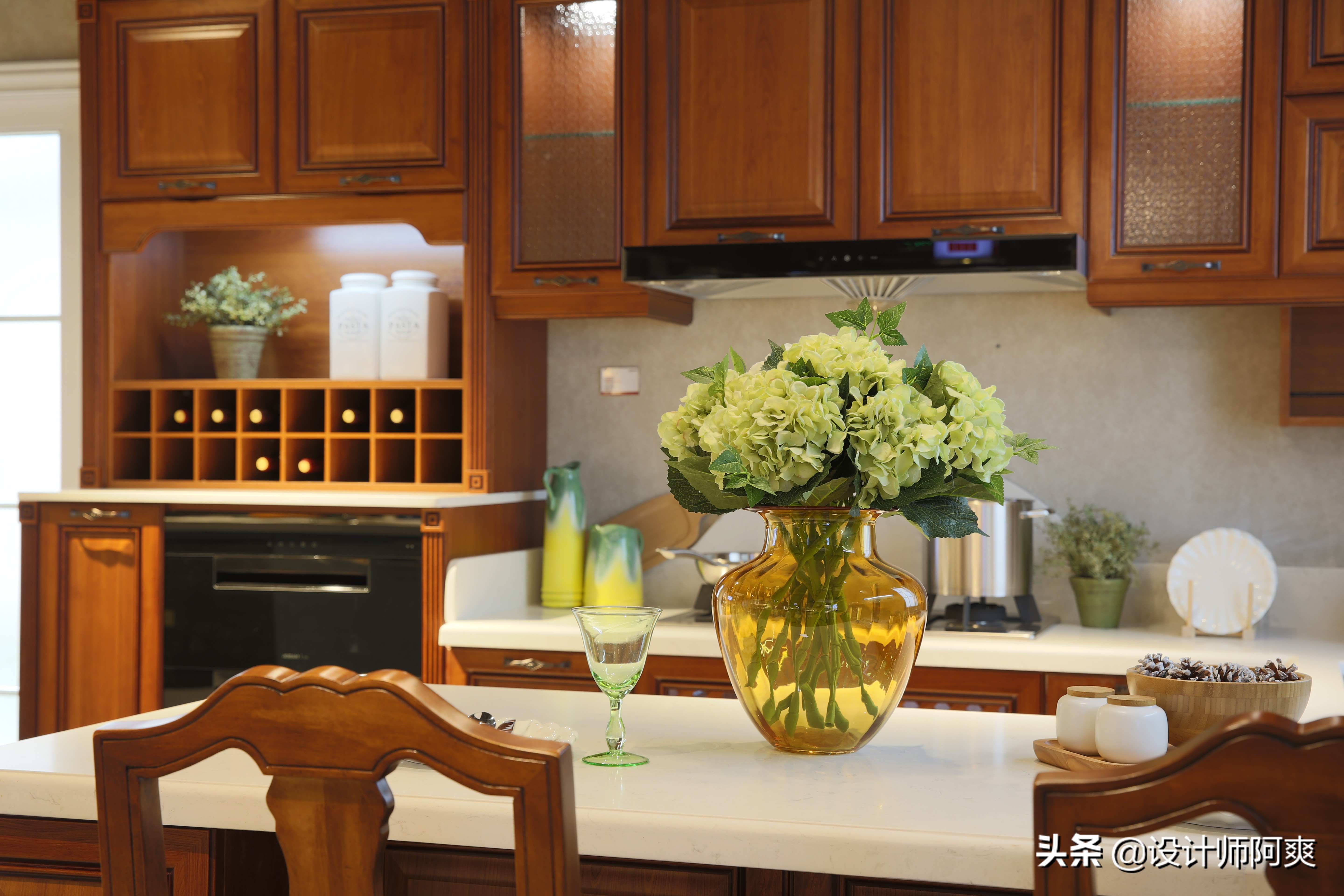 集成灶侧吸和顶吸油烟机哪个好,集成灶和侧吸油烟机