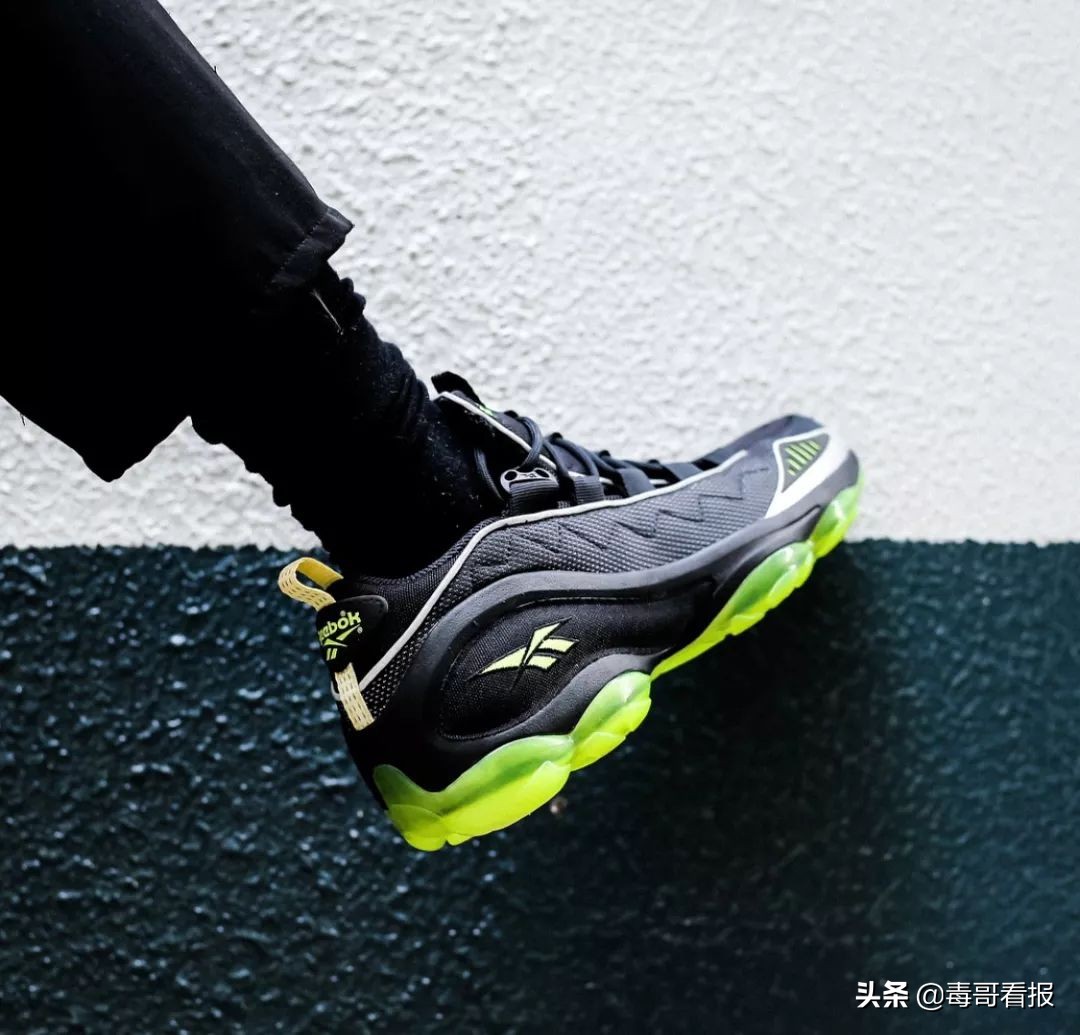 reebok什么意思啊,为什么reebok两个标志